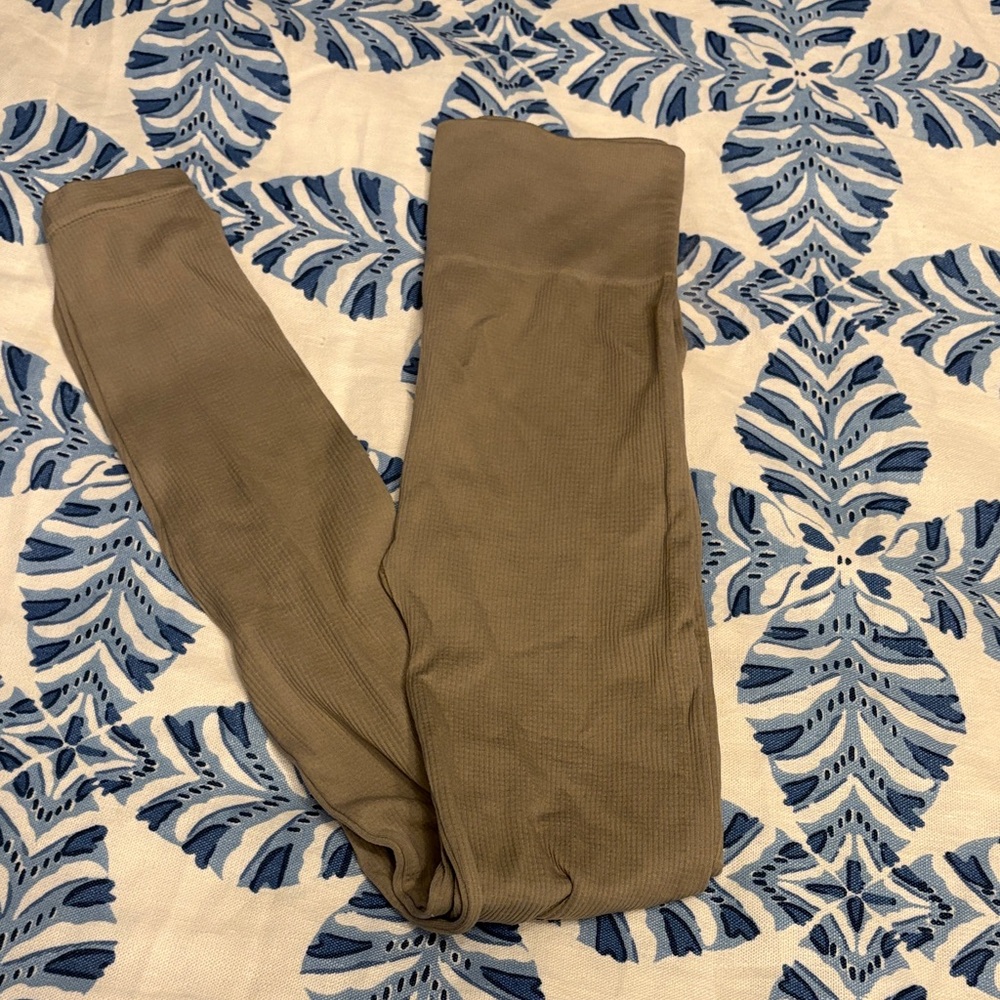 Pink Republic Beige Ribbed Leggings